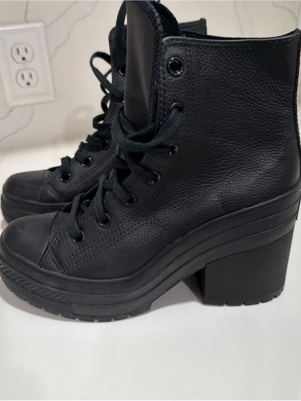 Converse A06145C Chuck 70 De Luxe Women Chealsea Boot In Black US 7.5 NWOT